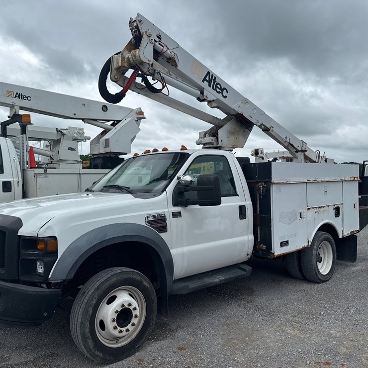 2008 FORD F550 XL