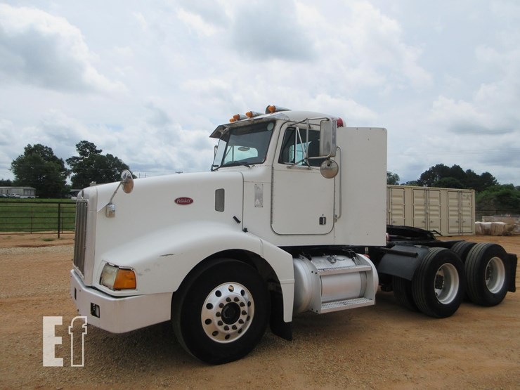 2001-peterbilt-385-image-1