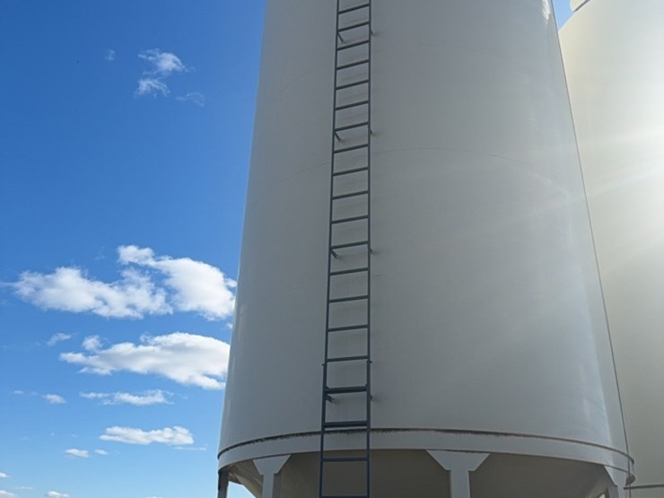 meridian-6000-bushel-hopper-bin-with-fan,-used-for-grain-only,-excellent-shape-image-6