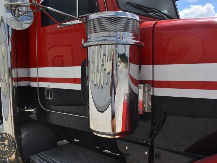 2005-peterbilt-378-image-53