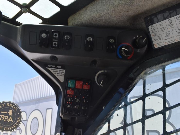 2018-deere-333g-image-46