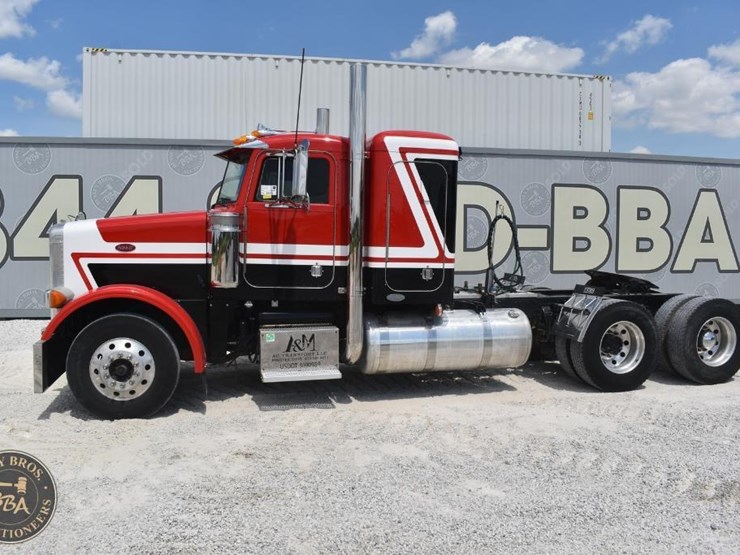 2005-peterbilt-378-image-3
