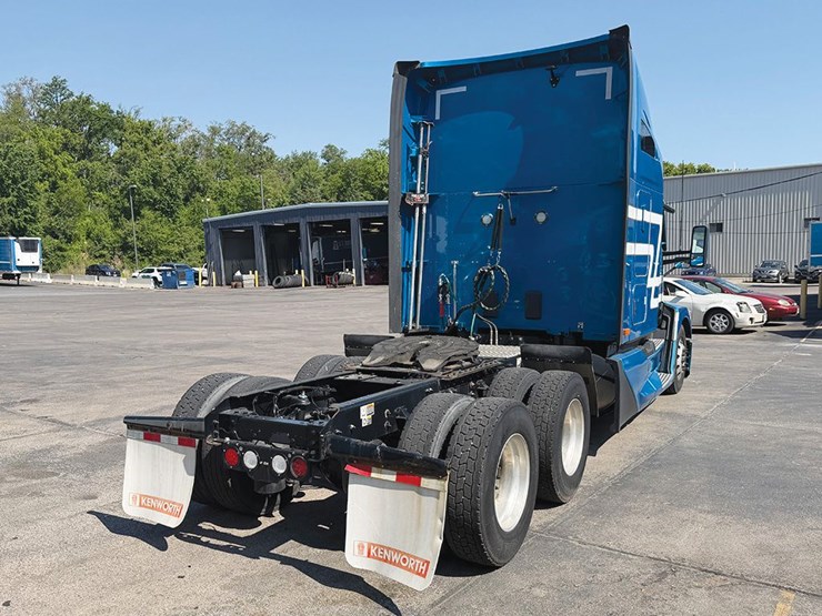 2022-kenworth-t680-image-2