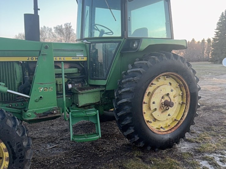 john-deere-725-image-8