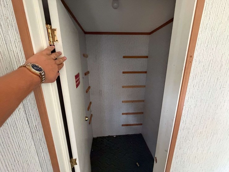 2000-horton-homes-inc.-14x64-2br/2bath-mobile-home-image-32