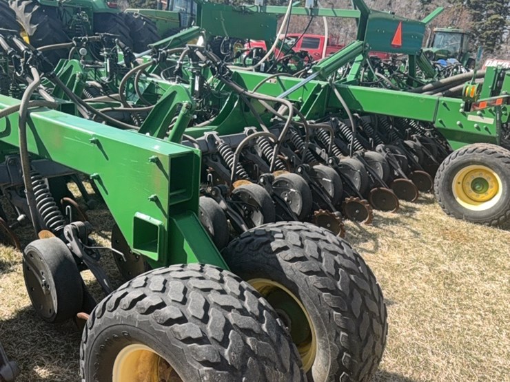 2000-john-deere-1910-image-55