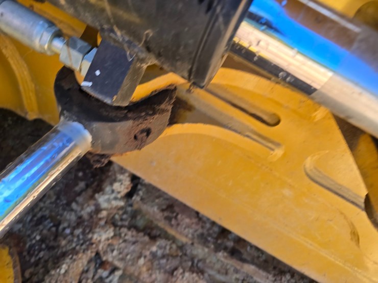 caterpillar-d4-image-30