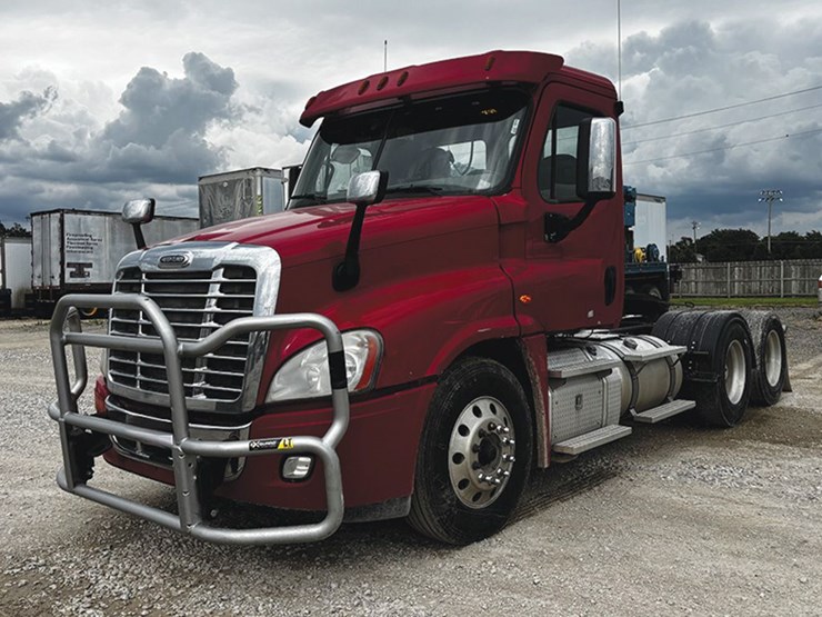 2017-freightliner-cascadia-125-image-1