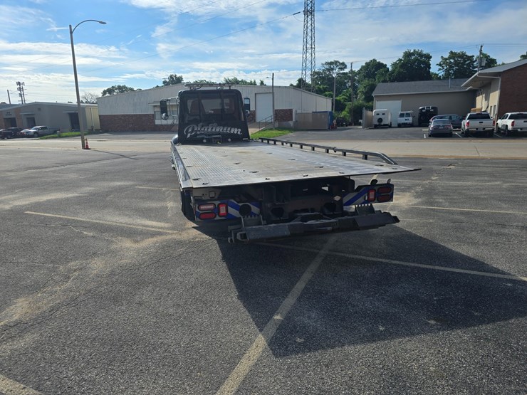2022-peterbilt-337-image-15