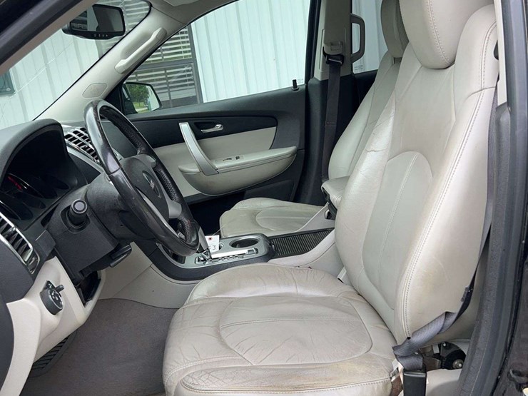 2012-gmc-acadia-image-25