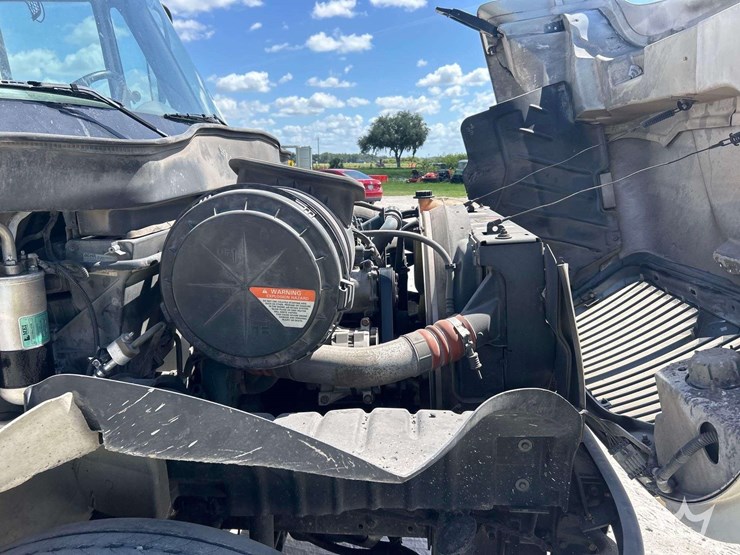 2005-international-durastar-4300-image-8