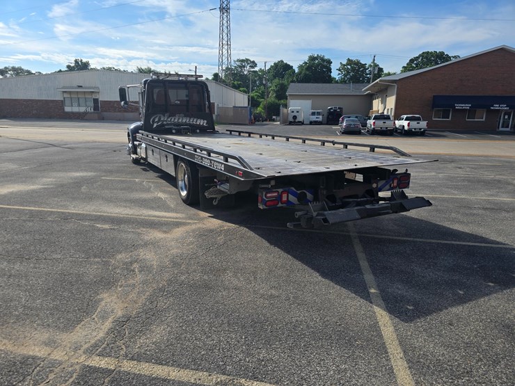 2022-peterbilt-337-image-14