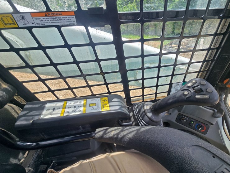2024-bobcat-t650-image-38