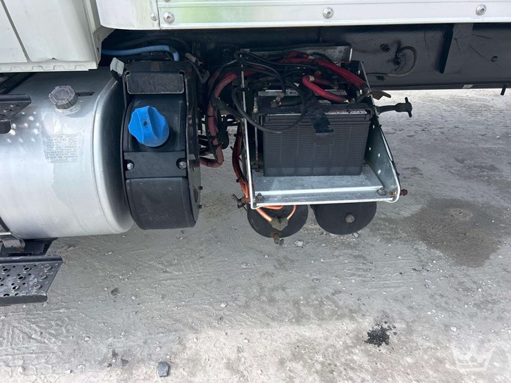 2018-international-durastar-4300-image-18
