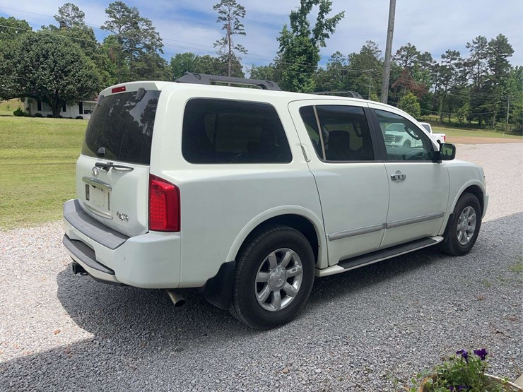 2004-infiniti-qx56-image-5