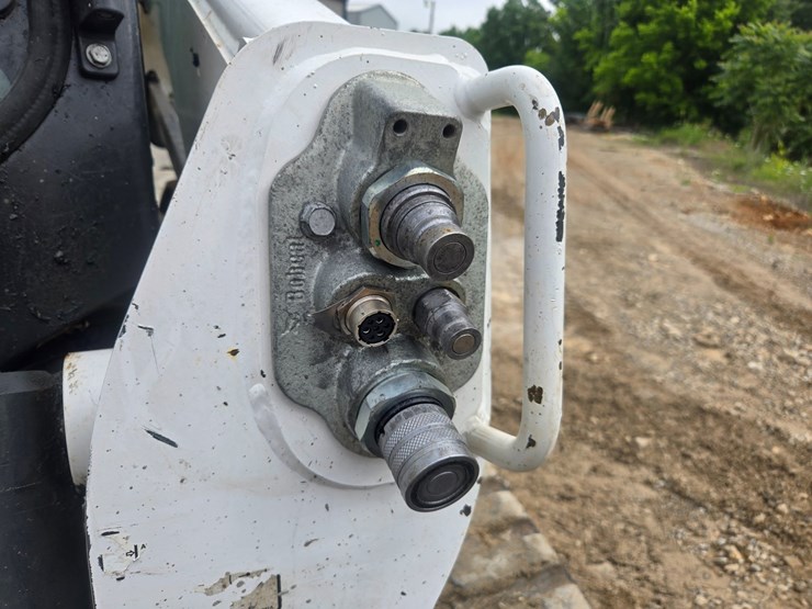 2023-bobcat-t770-image-73
