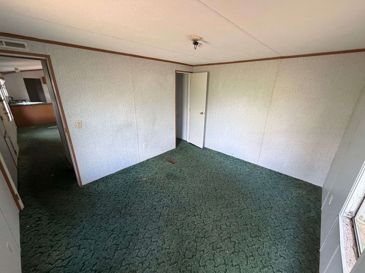 2000-horton-homes-inc.-14x64-2br/2bath-mobile-home-image-38