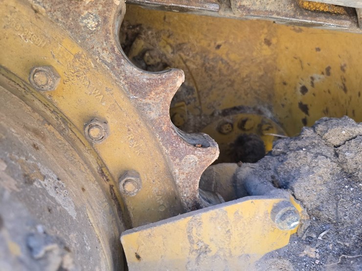 caterpillar-d4-image-51