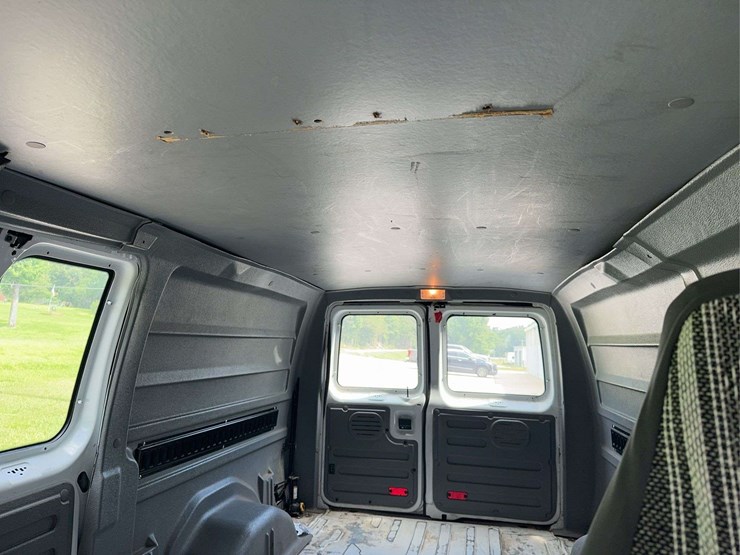 2013-ford-e150-image-18