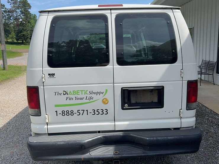 2013-ford-e150-image-4