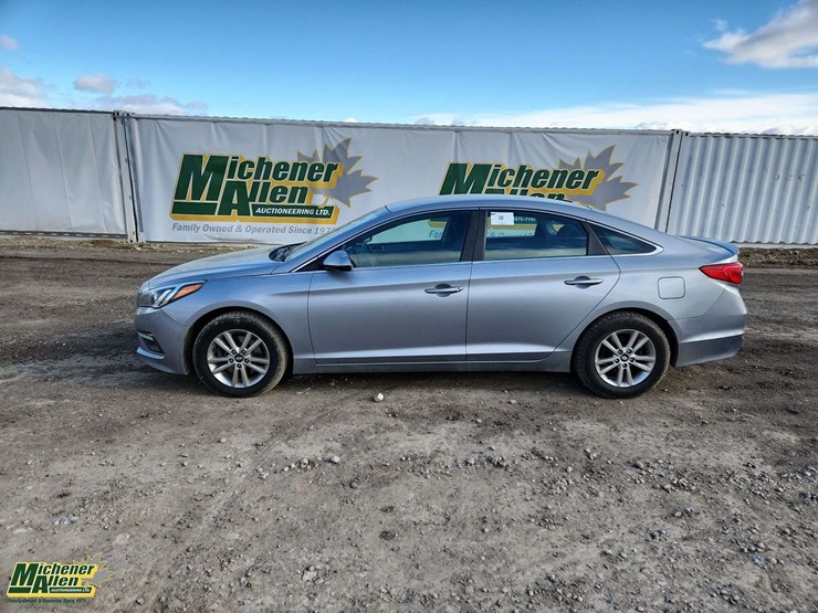 2017-hyundai-sonata-4dr-sedan-image-6