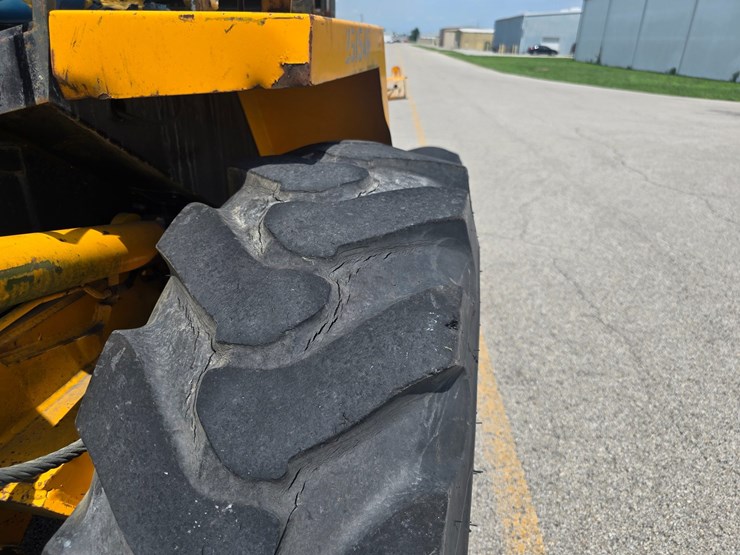 jcb-930-image-24
