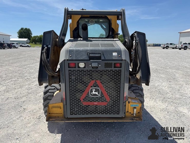 2017-deere-330g-image-6
