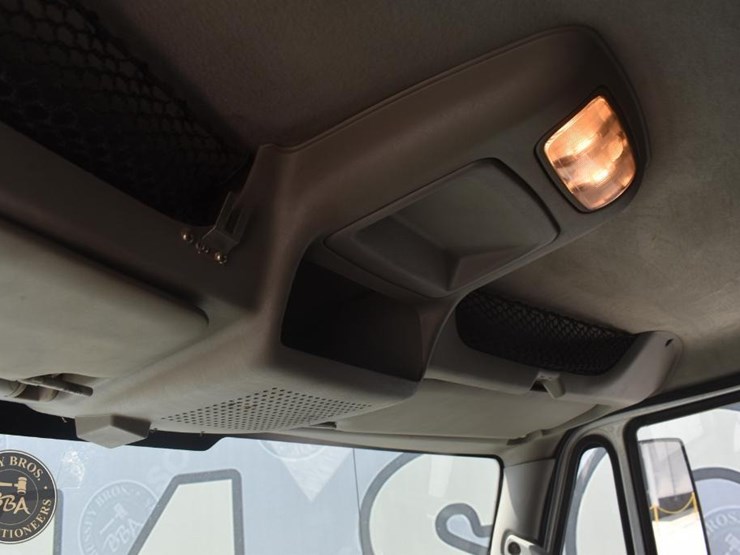 2012-international-durastar-4400-image-66