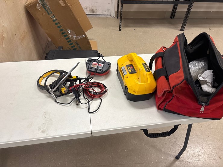 #4060-•-vivax-metrotech-model-vx219-05-broadband-transmitter-with-case-and-leads-image-5