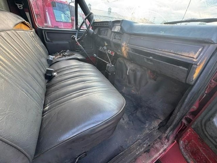 1994-ford-f700-image-4