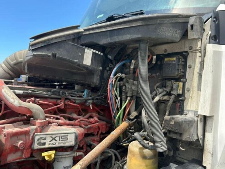 2020-kenworth-t680-image-43