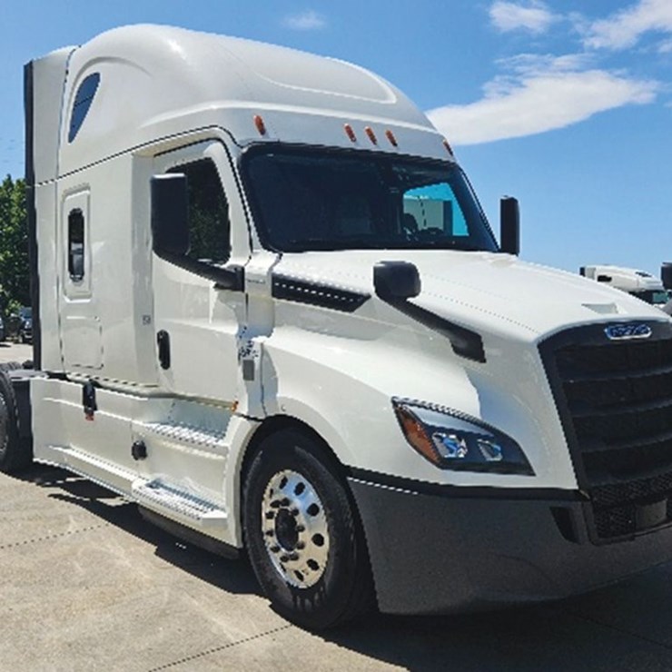 2020 FREIGHTLINER CASCADIA 126