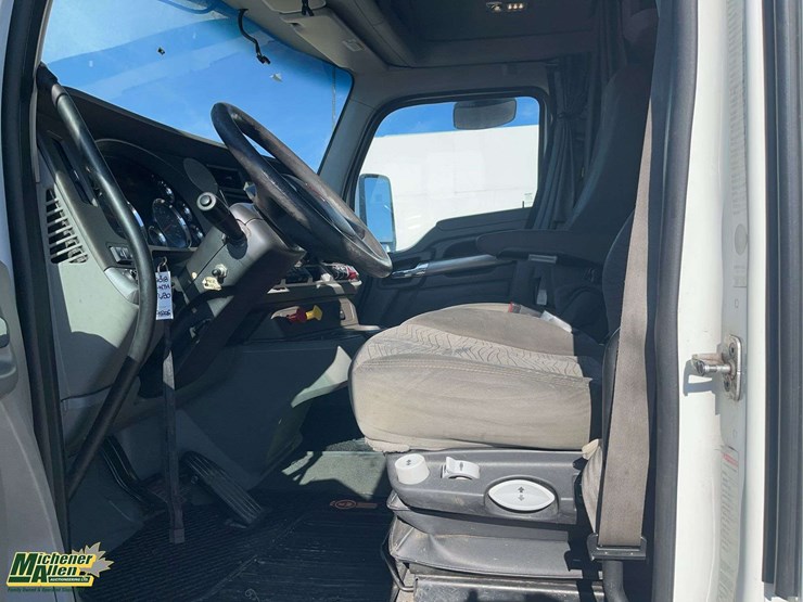 2018-kenworth-t680-image-13