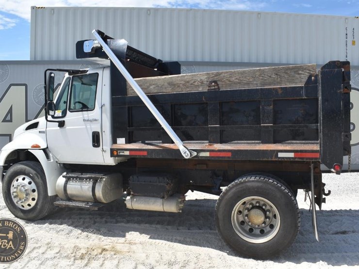 2012-international-durastar-4400-image-3