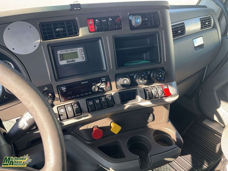 2018-kenworth-t680-image-15