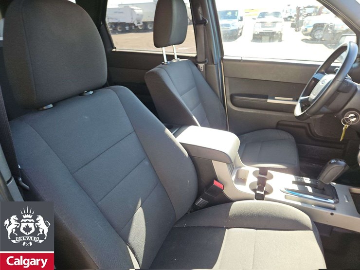 2012-ford-escape-image-17