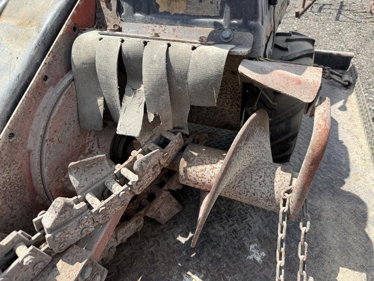 ditch-witch-1030h-image-8