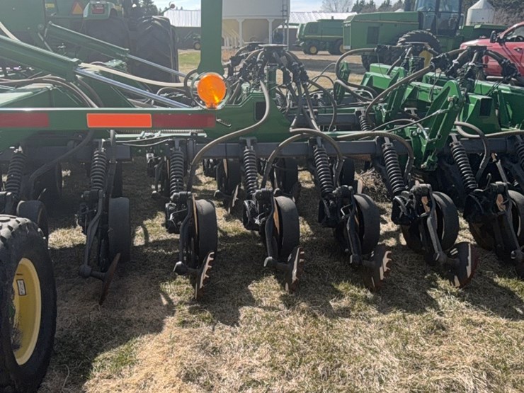 2000-john-deere-1910-image-159