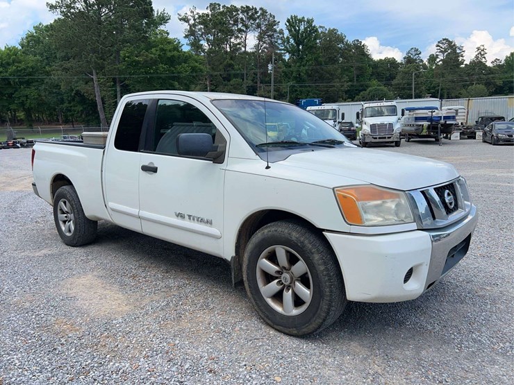 2008-nissan-titan-image-9
