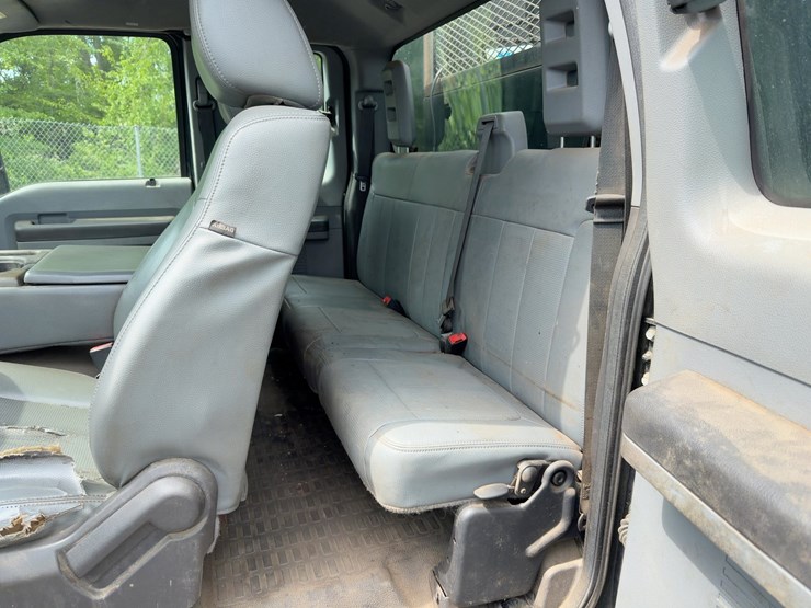 2015-ford-f550-xl-image-23