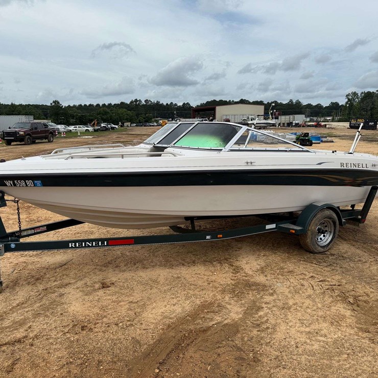 2002 Reinell 203 20' In-Shore Boat w/ Trailer