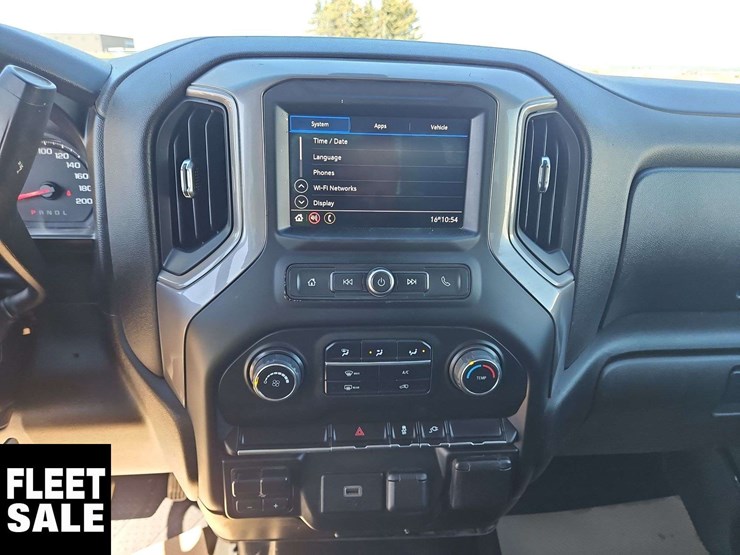 2020-chevrolet-silverado-3500hd-image-33