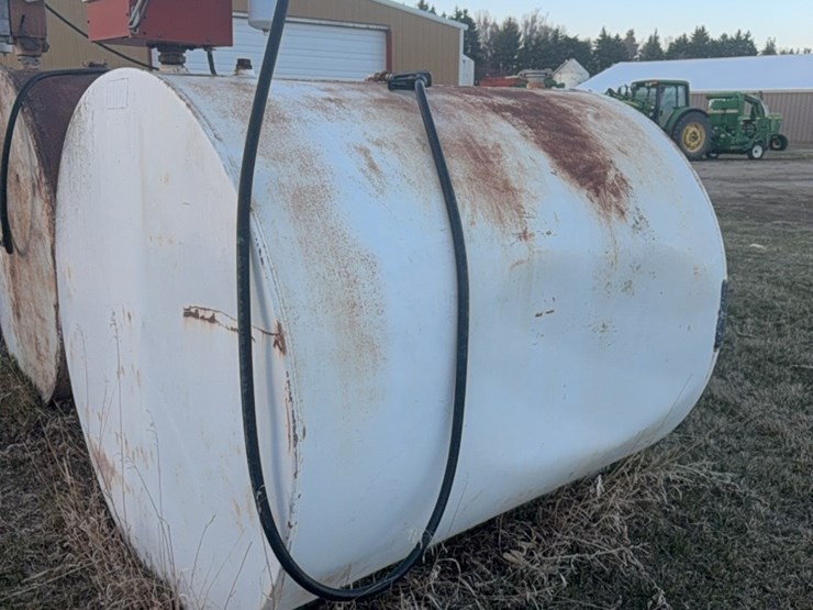 1000-gallon-fuel-tank-with-pump-image-6