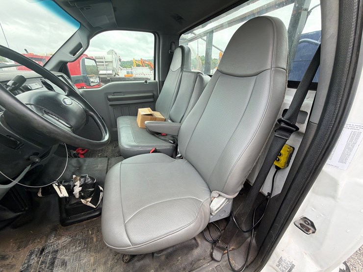2012-ford-f650-image-12