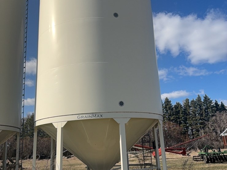 meridian-6000-bushel-hopper-bin-with-fan,-used-for-grain-only,-excellent-shape-image-14