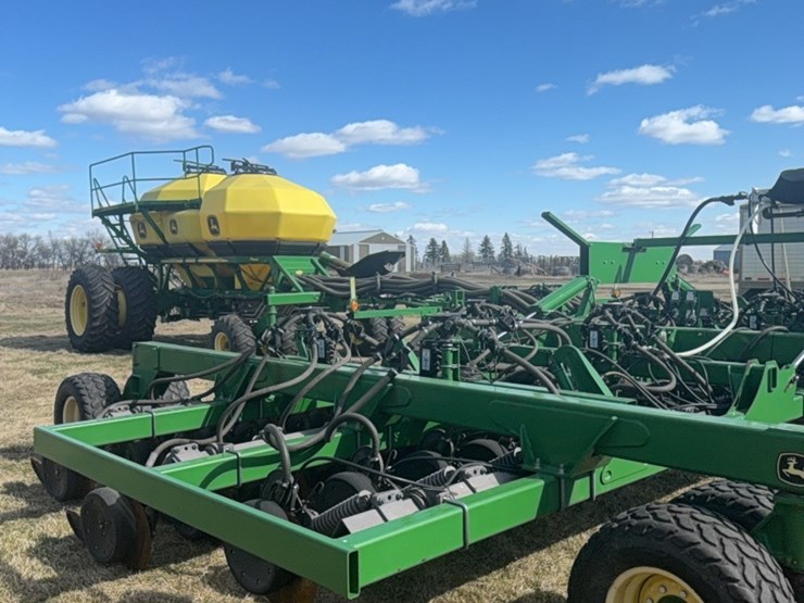 2000-john-deere-1910-image-6