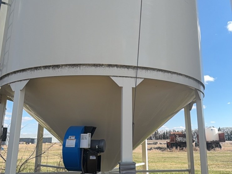 meridian-6000-bushel-hopper-bin-with-fan,-used-for-grain-only,-excellent-shape-image-11