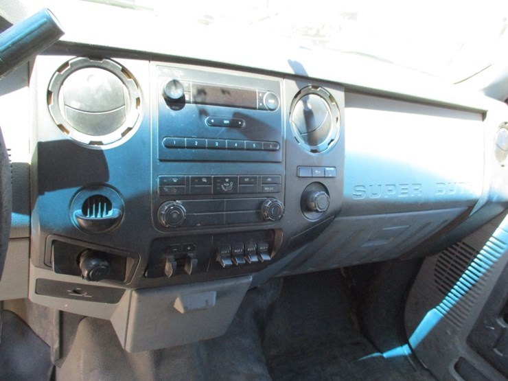 2015-ford-f250-xl-image-9