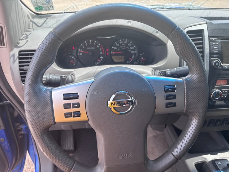 2015-nissan-frontier-image-11