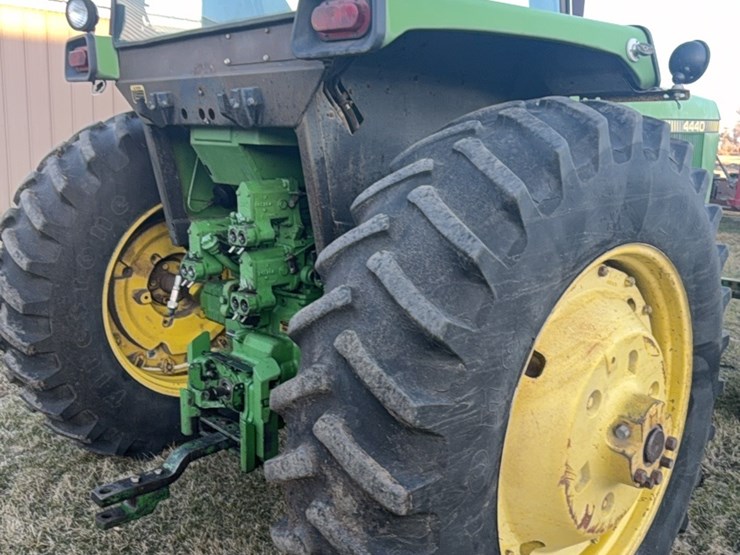 john-deere-4440-image-15